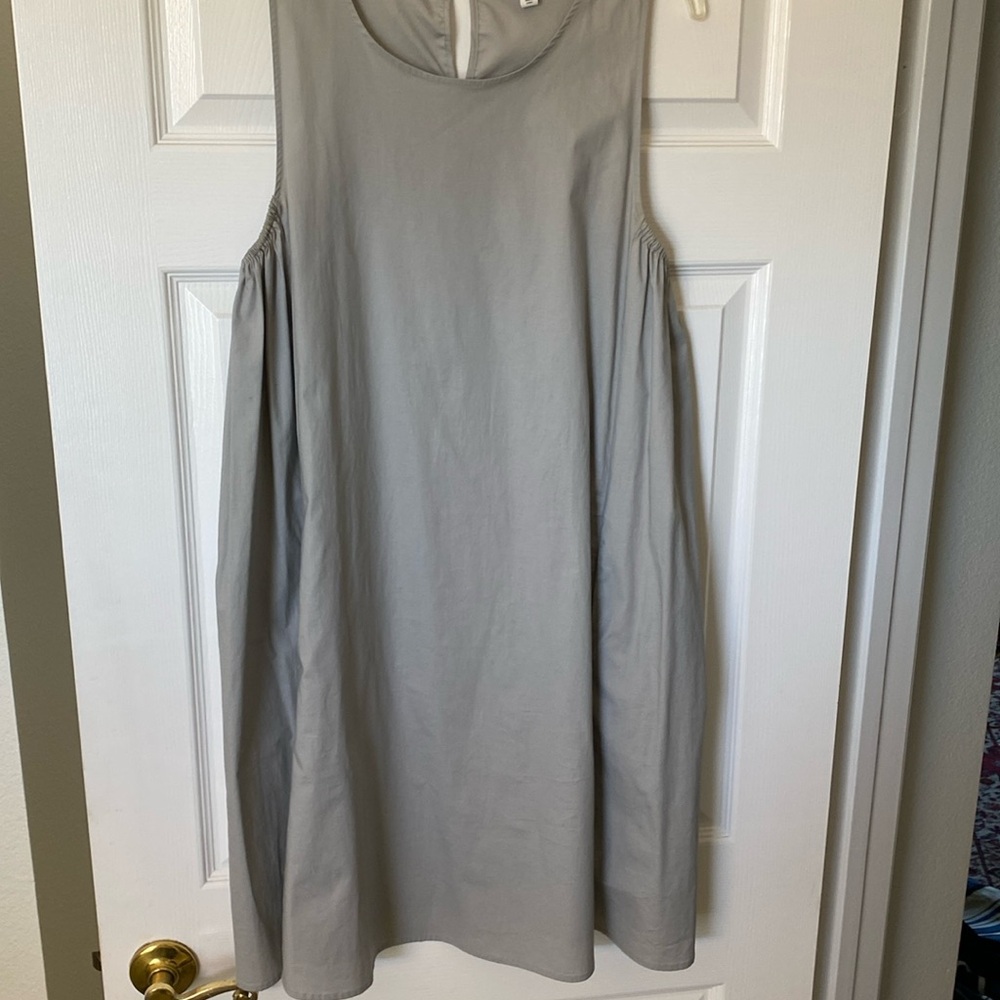 In excellent condition Prologue size M washable %97 cotton /spandex A line dress